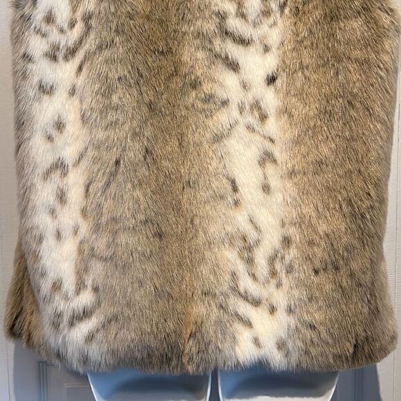 Le Chateau Faux Fur Vest Size Small‎ - Picture 7 of 9
